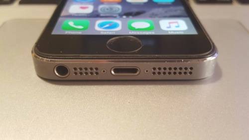 iPhone 5s 16GB Space Gray (6 Month Warranty)