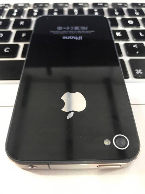 iPhone 4 32GB Black - Golden Oldie