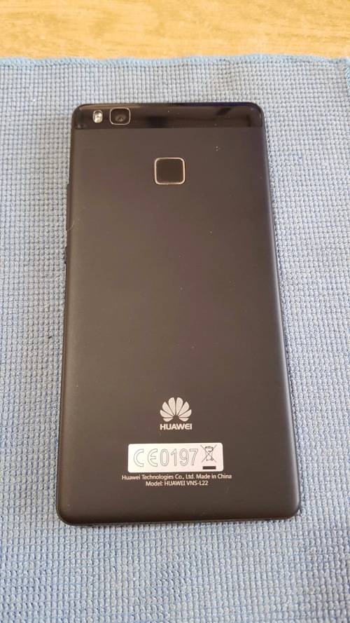 Huawei P9 Lite Black 16GB {screen glass cracked}