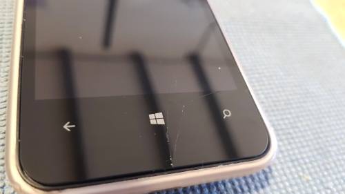 Nokia Lumia 620 8GB Cream White (Cracked Glass)