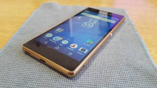 Sony Xperia M5 16GB Gold {Poor - Lines on LCD}