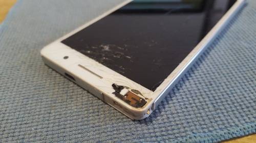 Huawei P6 White 8GB {Screen Glass Cracked}