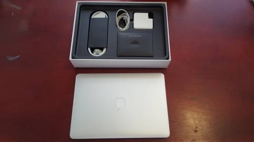 Apple MacBook Pro Early 2015 2.7GHz Core i5 13-inch Retina Display A1502 {Fantastic Condition}