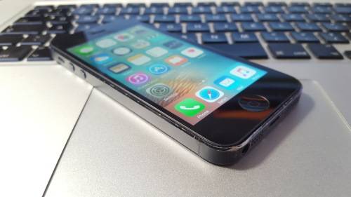 iPhone 5 16GB Black {8.5/10}