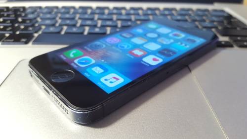 iPhone 5 16GB Black {8.5/10}