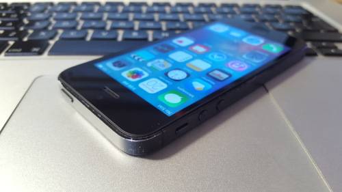 iPhone 5 16GB Black {8.5/10}