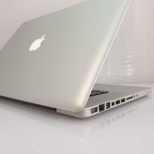 MacBook Pro "Core i7" 2.3 15" Mid-2012, 8GB RAM, 1TB HDD - For Parts