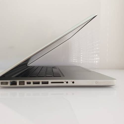 MacBook Pro "Core i7" 2.3 15" Mid-2012, 8GB RAM, 1TB HDD - For Parts