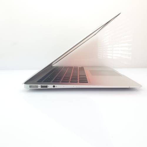 MacBook Air "Core i5" 1.3 13" (Mid-2013), 4GB RAM, 128GB SSD - For Parts