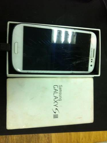 Samsung Galaxy S3 White -Broken screen - Free shipping!