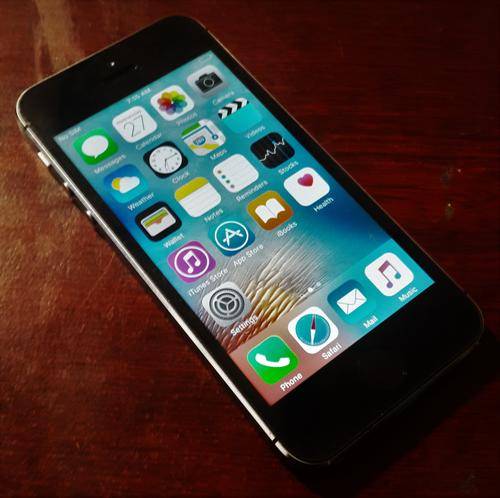 Brilliant iPhone 5s 16gb - Free Delivery
