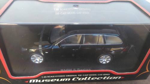 Kyosho BMW 5 Series Touring - Grey & Black (2 CARS)