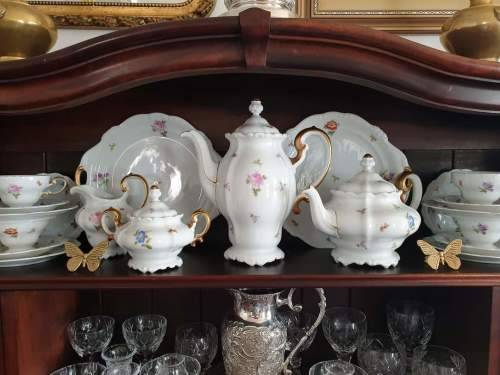 Very Large Rosenthal Pompadour Tea and Coffee Set for 10 / 39 Pieces. Decorated with differ