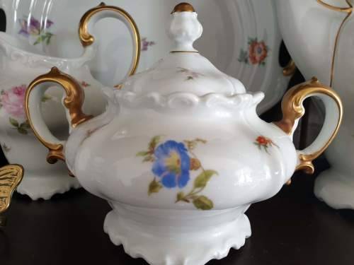 Very Large Rosenthal Pompadour Tea and Coffee Set for 10 / 39 Pieces. Decorated with differ