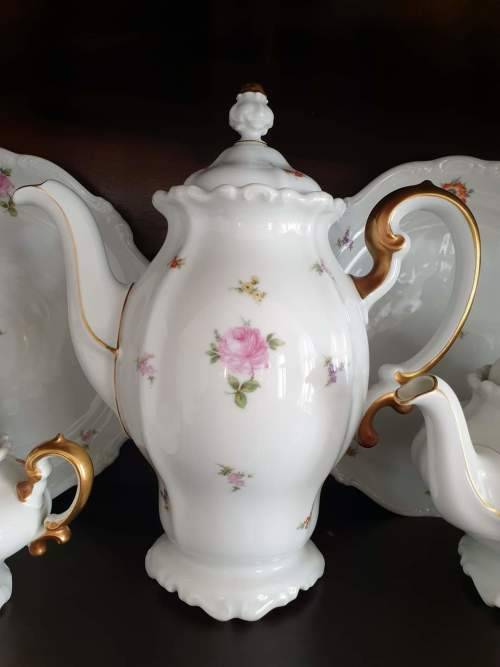 Very Large Rosenthal Pompadour Tea and Coffee Set for 10 / 39 Pieces. Decorated with differ