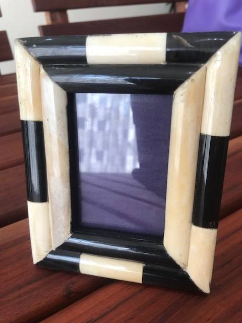 BOX OF 4 HANDMADE PICTURE FRAMES - MADE IN INDIA - 8 SETS AVAILABLE - BID IS FOR A FULL SET OF 4