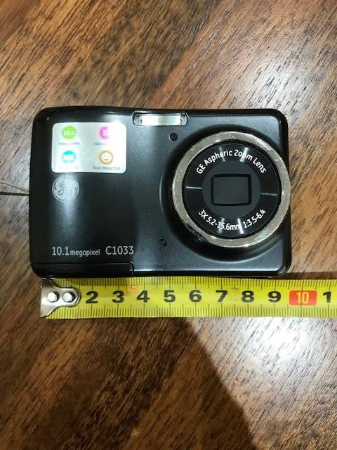 COMPACT DIGITAL CAMERA - TESTED and WORKING