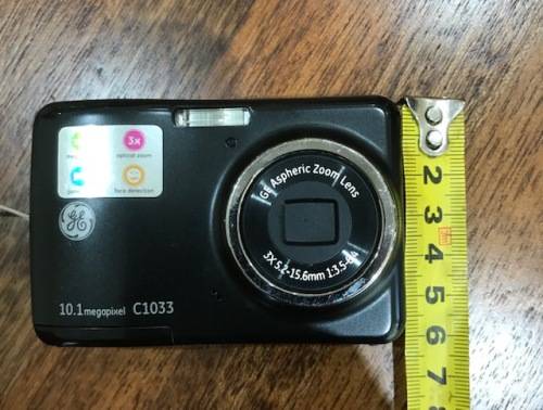 COMPACT DIGITAL CAMERA - TESTED and WORKING