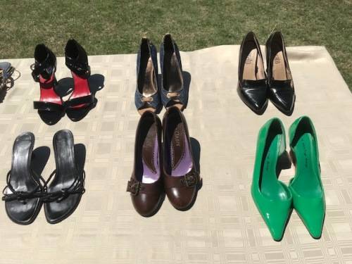 6 PAIRS OF USED LADIES SIZE 4 SHOES - GOOD CONDITION - DISCREET LISTING - LOT 4