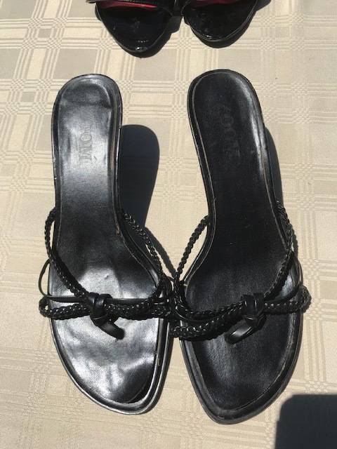 6 PAIRS OF USED LADIES SIZE 4 SHOES - GOOD CONDITION - DISCREET LISTING - LOT 4