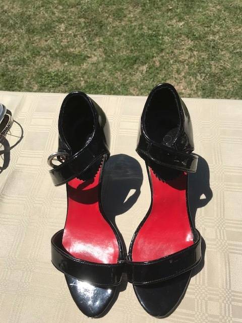 6 PAIRS OF USED LADIES SIZE 4 SHOES - GOOD CONDITION - DISCREET LISTING - LOT 4