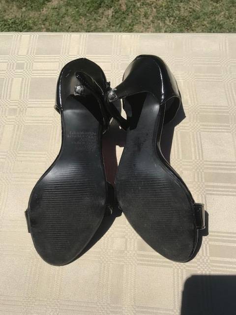 6 PAIRS OF USED LADIES SIZE 4 SHOES - GOOD CONDITION - DISCREET LISTING - LOT 4