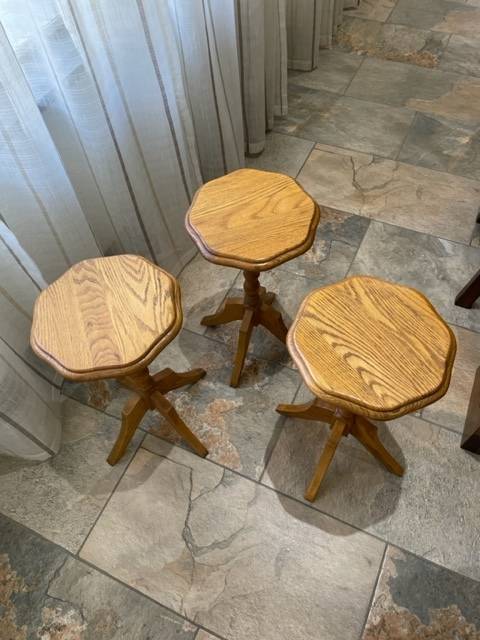 3 X SOLID OAK SIDE TABLE (BID PER TABLE)