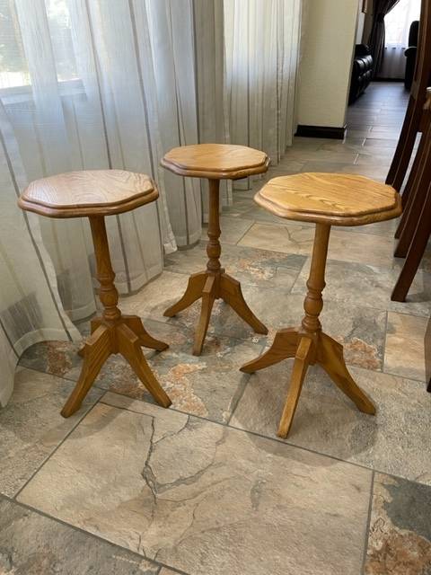 3 X SOLID OAK SIDE TABLE (BID PER TABLE)