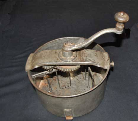 Universal cake mixer very old