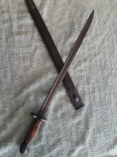 Antique British Pattern 1907 Sword Bayonet by Sanderson with Scabbard, made in April 1916