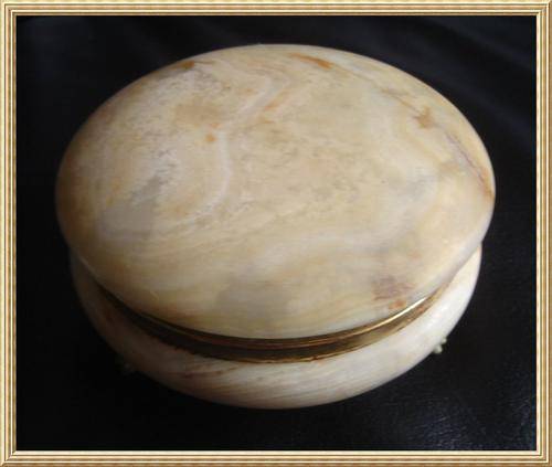 Vintage Paw Footed Agate Powder Compact / Trinket Holder from Blisful