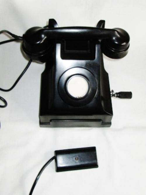 Vintage Siemens Crank Bakelite Telephone from Blisful