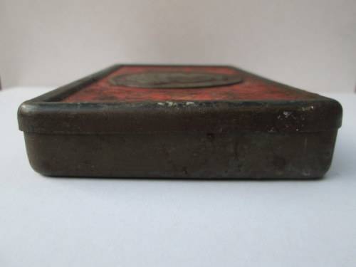 1900 Anglo Boer War Queen Victoria Chocolate Tin from Blisful