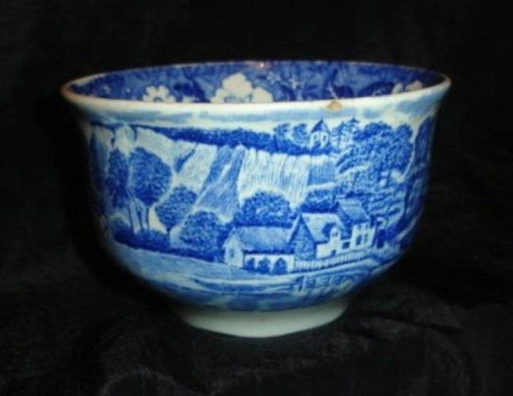 THAMES RIVER SCENES SUGAR BOWL by PALISSY POTTERY