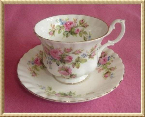 ROYAL ALBERT MOSS ROSE DUO from BLISFUL