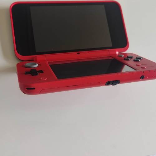 `New` Nintendo 2ds xl console Poké Ball Edition +box
