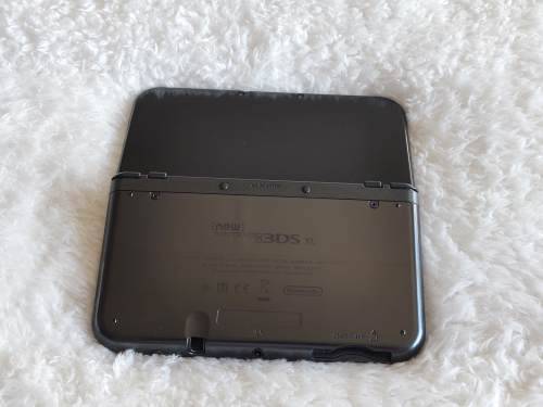 `New` Nintendo 3ds XL with original packaging