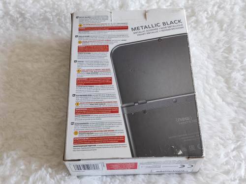 `New` Nintendo 3ds XL with original packaging