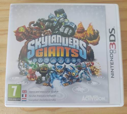 Skylanders Nintendo 3ds eur region games portal and figurines