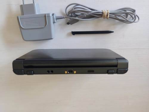 `New` Nintendo 3ds xl console European region