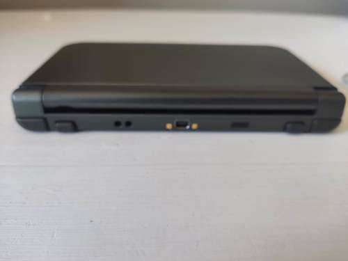 `New` Nintendo 3ds xl console European region