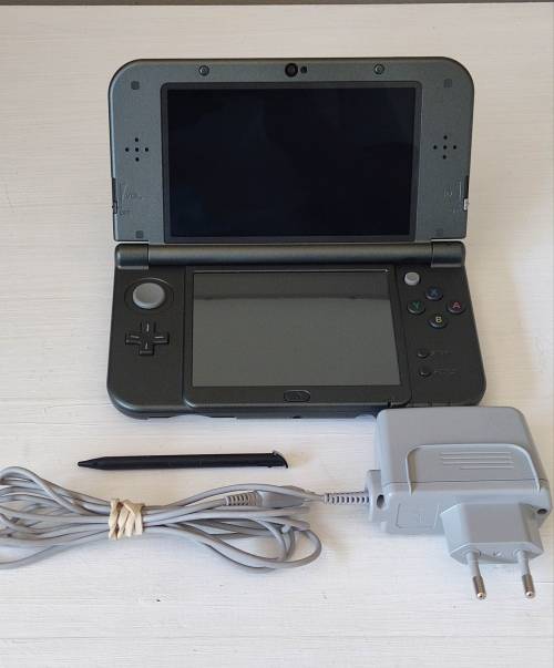 `New` Nintendo 3ds xl console European region