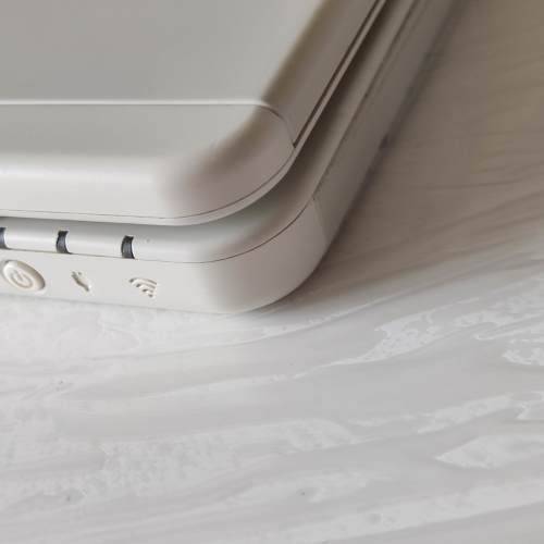 `New` Nintendo 3ds console +charger and stylus