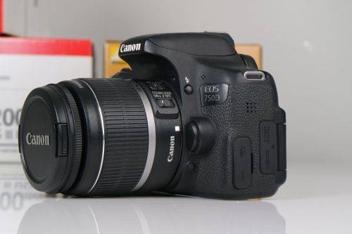 CANON EOS 750D DSLR Camera EF-s with 18-55mm IS Lens