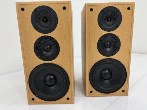 JAMO Studio 130 Bookshelf Speakers
