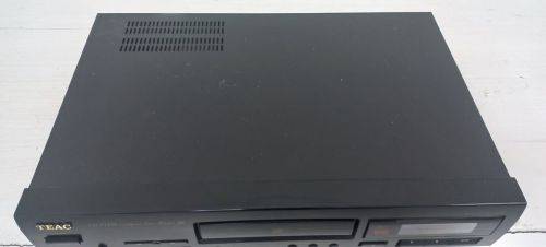 TEAC AG-780 AM/FM Stereo Receiver & TEAC CD-P1100 Compact Disc Player + TEAC Remote