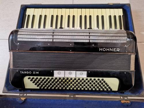 Full Size Hohner Accordian with original case