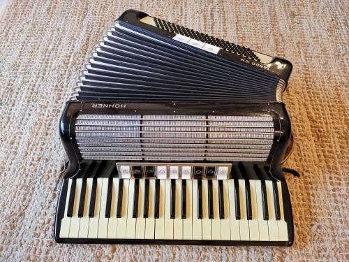 Full Size Hohner Accordian with original case