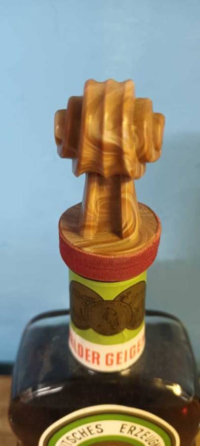 Vintage Deutsches Erzeugnis Collectors Item