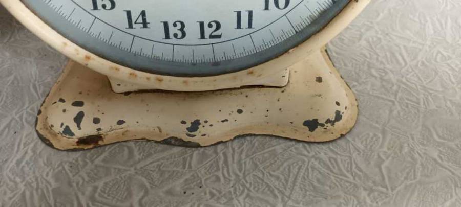 Vintage American Family Scale